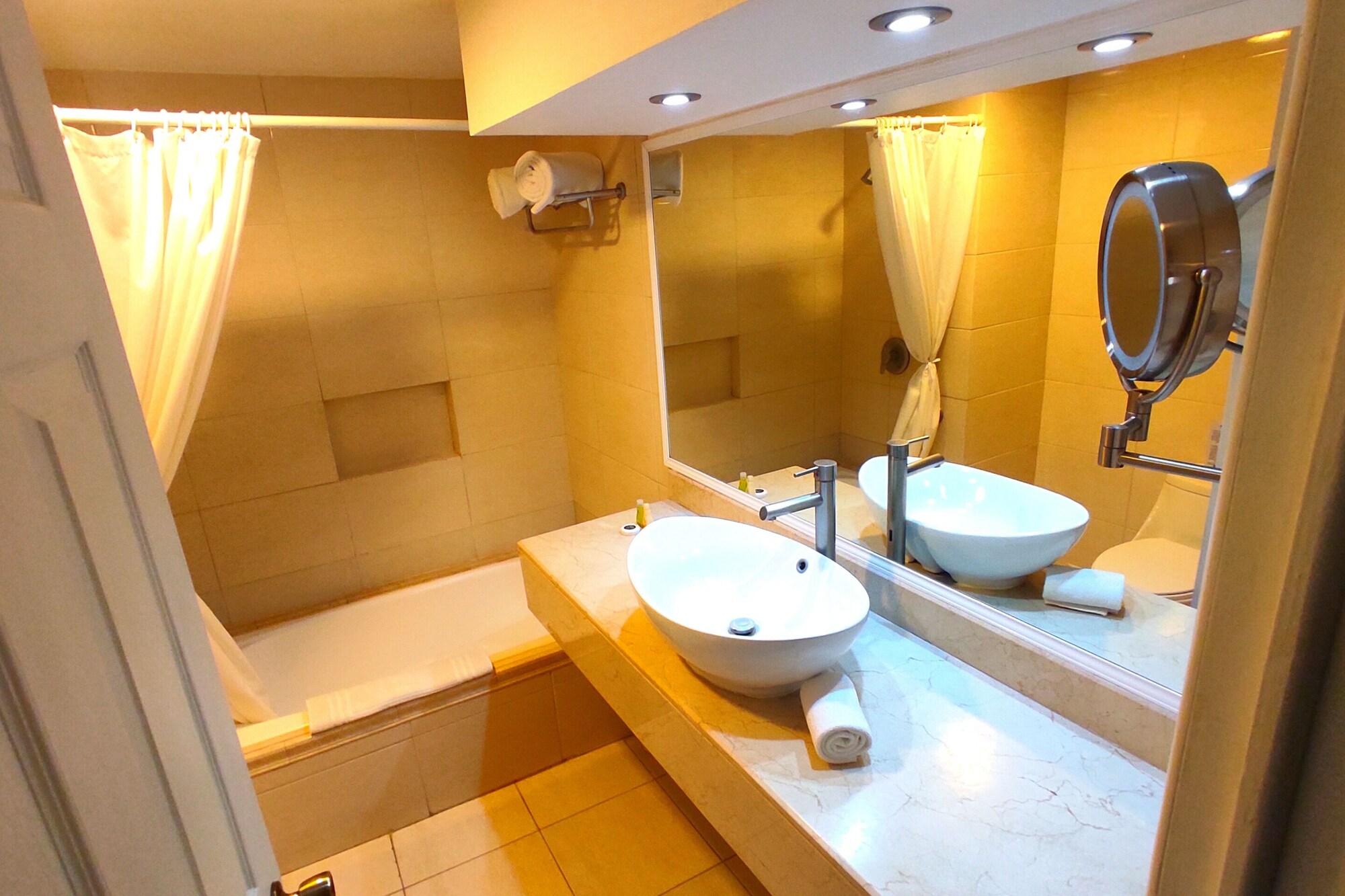 Hotel Real Del Bosque Golf And Spa Tula de Allende Luaran gambar